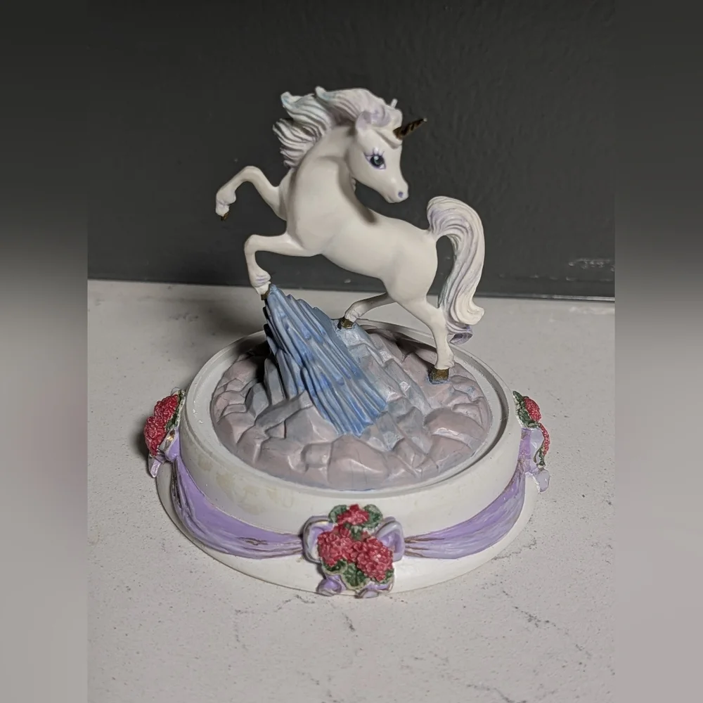 Vintage Unicorn Of Friendship Figurine In Dome, The Franklin Mint, Limited Ed.